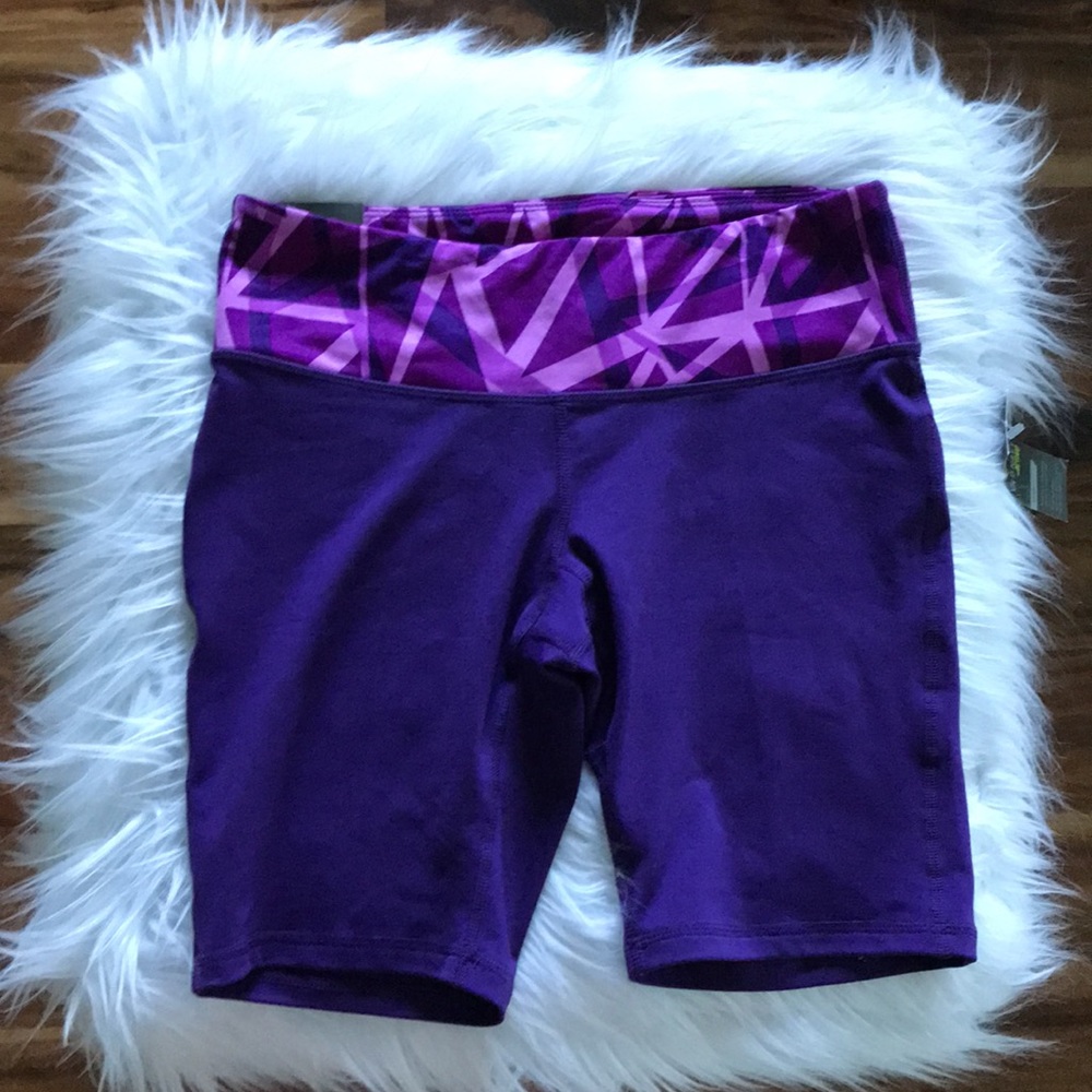 Old Navy Active Fitted Bermuda Shorts